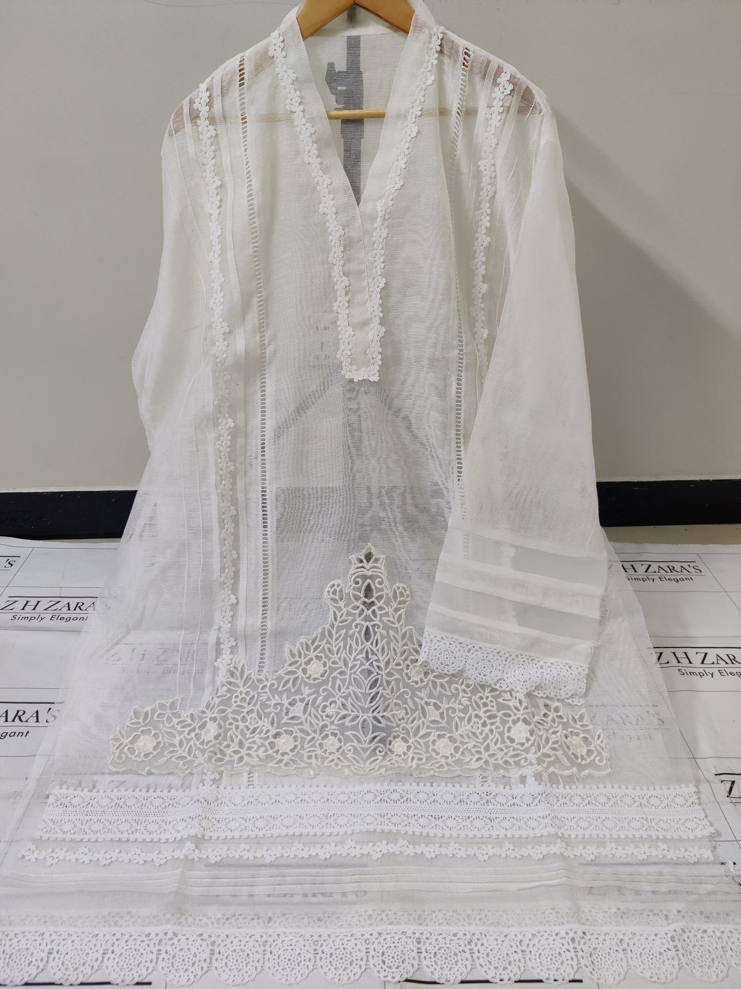 3d Cutwork Daman White 2pc